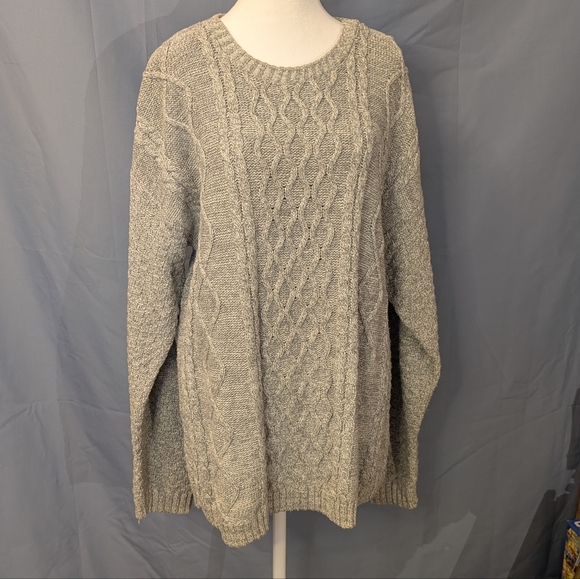 Bill Blass Gray Crew Neck Sweater - Picture 6 of 7